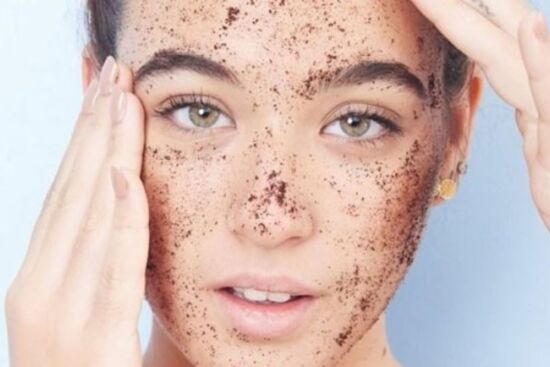 Nhiều lợi ích của việc tẩy tế bào chết, mà không phải chị em nào cũng biết hết