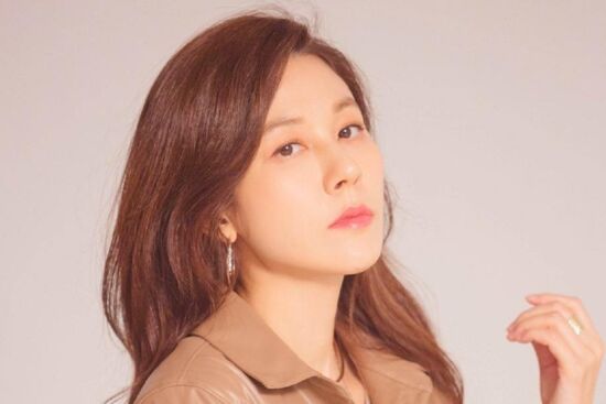 Chị đẹp Kim Ha Neul luôn có vẻ ngoài xinh đẹp bởi bí quyết dưỡng da đơn giản nhưng hiệu quả