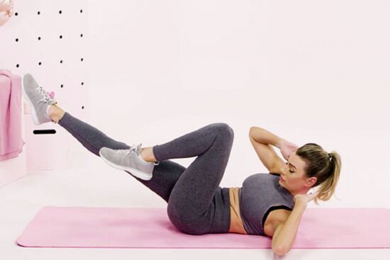 5 bài tập giúp giảm mỡ bụng hiệu quả, chỉ cần nằm trên giường cũng có thể thực hiện được