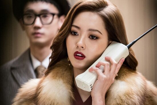 Mỹ nhân sở hữu đôi mắt hổ phách độc lạ nhất Kpop bật mí tuyệt chiêu có được làn da mịn như em bé