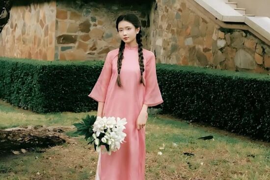 4 kiểu tóc nàng thơ giúp nàng nổi bần bật khi diện áo dài Tết