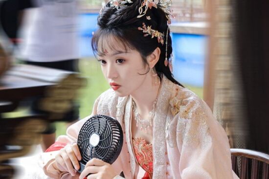 Mẹo giúp búp bê cổ trang Cbiz duy trì vẻ ngoài tươi trẻ và thu hút trong mọi khoảnh khắc