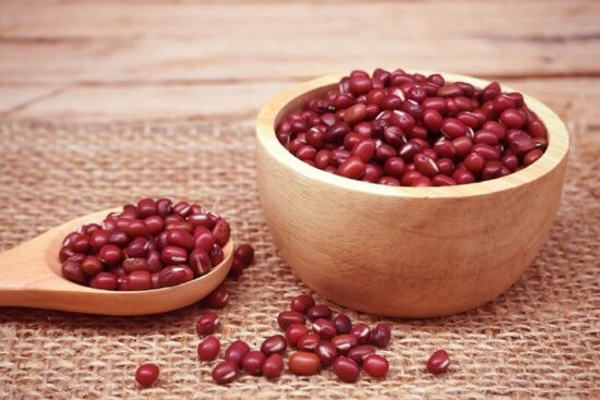 5 công thức dưỡng da trắng mịn với bột đậu đỏ