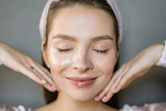 4 động tác yoga mặt nên thực hiện thường xuyên để cải thiện vẻ ngoài, sở hữu làn da săn chắc