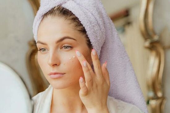 4 lưu ý quan trọng khi chăm sóc da mùa Xuân giúp da luôn tươi tắn, rạng ngời