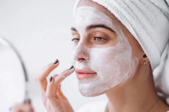 Bỏ túi 6 mẹo trang điểm giúp làn da luôn khỏe đẹp bất chấp ô nhiễm