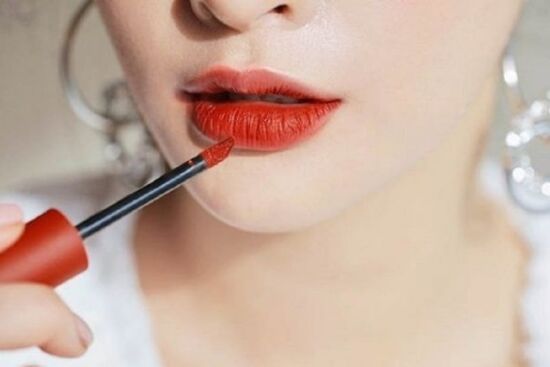 6 thủ thuật đơn giản giúp nàng có đôi môi quyến rũ, cuốn hút