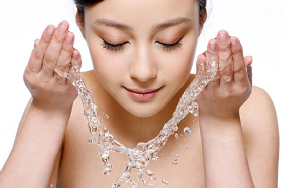 Nước rửa mặt với nhiệt độ nào sẽ giúp làn da đẹp hoàn hảo?