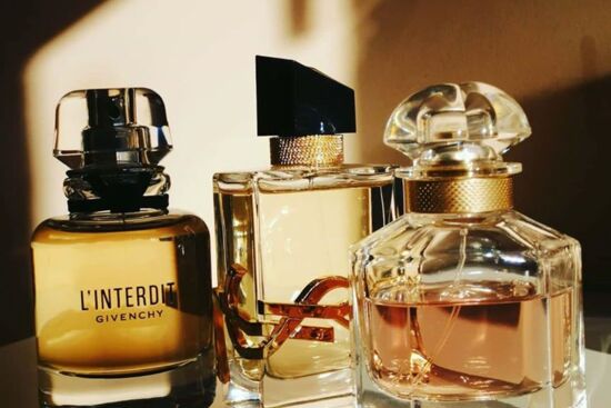 Nước hoa EDT, EDP là gì? Ý nghĩa các kí hiệu, thông tin trên nước hoa