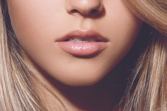 Bất ngờ với những nguyên nhân gây khô môi mà bạn chưa bao giờ nghĩ tới