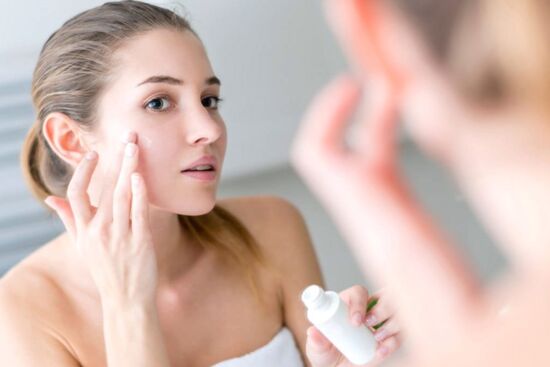 Nên sử dụng kem dưỡng ẩm vào thời điểm nào?