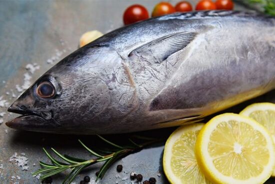 Chăm sóc da mụn: Chế độ ăn cho người bị mụn