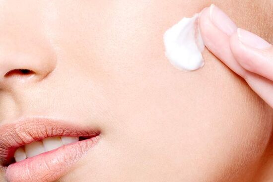 So sánh 2 loại kem Olay đêm dòng cơ bản của Mỹ