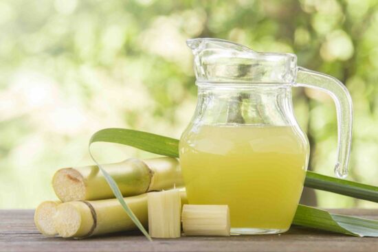 Bà bầu có nên uống nước mía không?