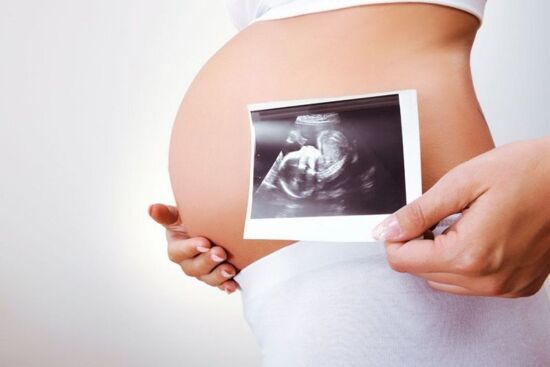 Mẹ bầu nên làm gì khi bị dư nước ối?
