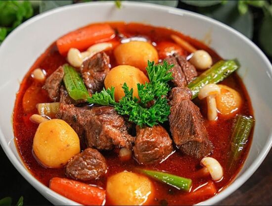 Thịt hầm rau kiểu Âu